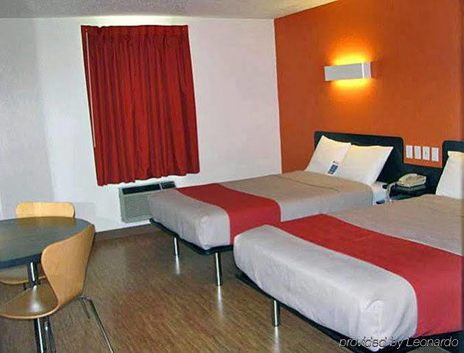 6-south Haven, Ks Hotel