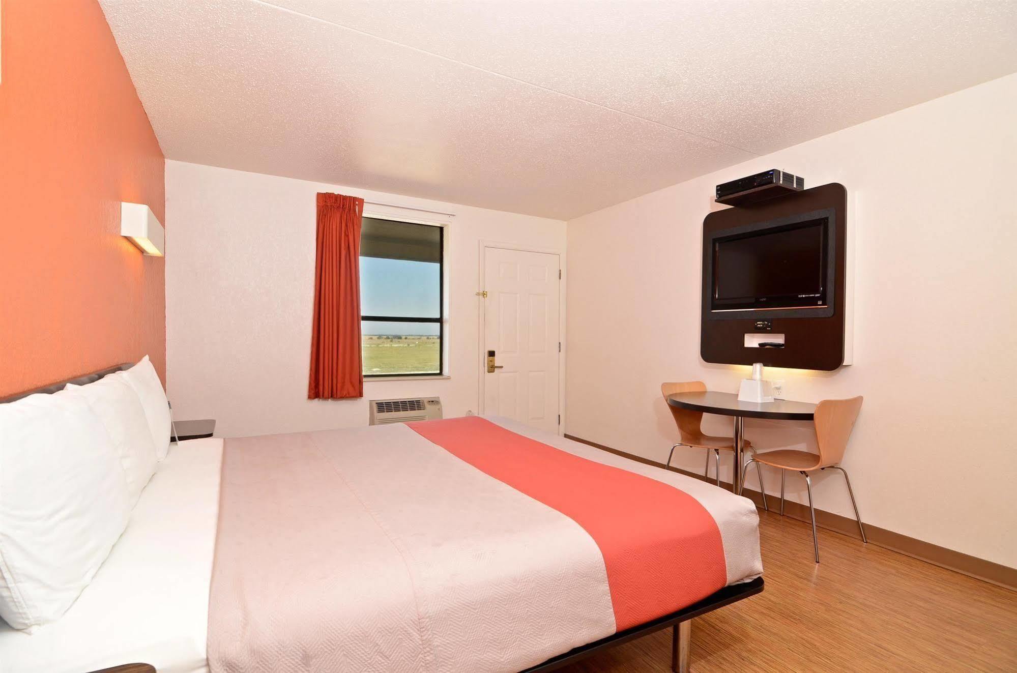6-south Haven, Ks Hotel 2*