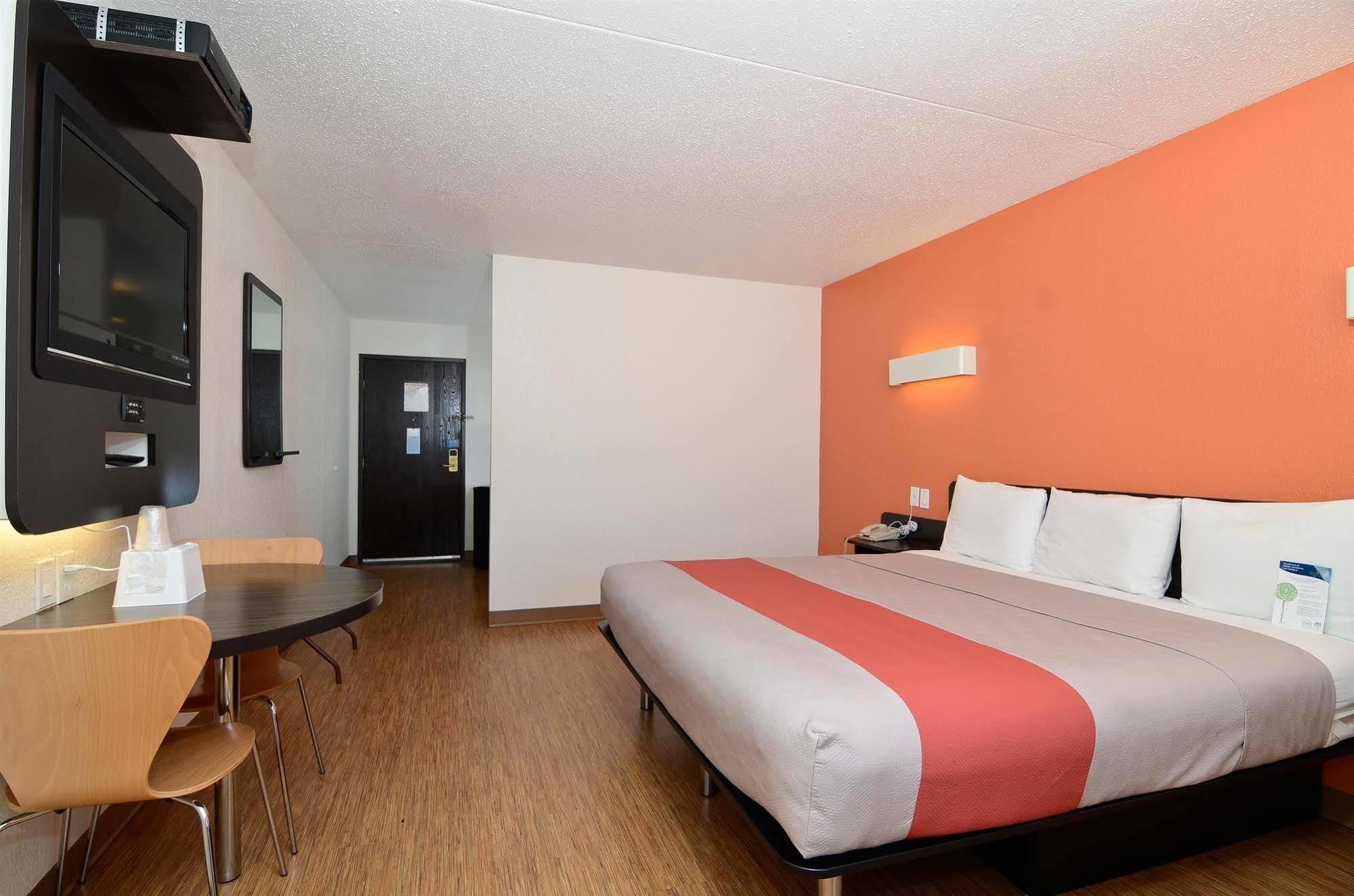 6-south Haven, Ks Hotel 2*